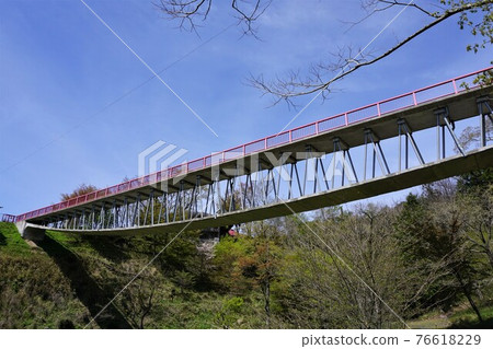 上路式懸空樓板橋（人行天橋） 76618229