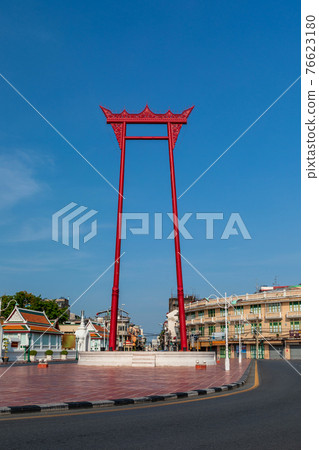 Giant swing or Sao Ching Cha the famous beautiful landmark of Bangkok, Thailand Giant swing or Sao Ching Cha the famous beautiful landmark of Bangkok, Thailand 76623180
