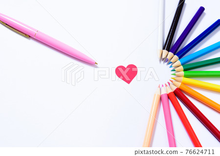 新型彩色鉛筆帶來無限可能筆指向心臟圓形半圓的彩色鉛筆 76624711