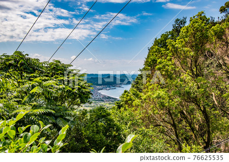 The road from the Great Buddha to the hell peep at Mt. Nokogiri in Kyonan Town, Awa District, Chiba Prefecture The road from the Great Buddha to the hell peep at Mt. Nokogiri in Kyonan Town, Awa District, Chiba Prefecture 76625535
