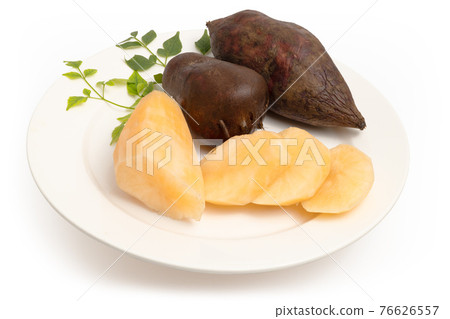 Yacon, Smallanthus sonchifolius or snow lotus in Thai sweet and crispy vegetable root eating for healthy Yacon, Smallanthus sonchifolius or snow lotus in Thai sweet and crispy vegetable root eating for healthy 76626557
