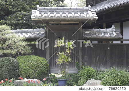 橫濱石谷舊橫溝家宅邸中央門 76629250