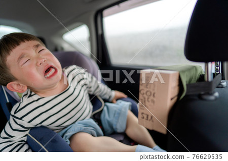 不喜歡兒童座椅的孩子 不喜歡兒童座椅的孩子 76629535