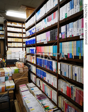 Kanda secondhand bookstore 76629762