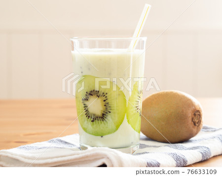 奇異果的酸奶冰沙 奇異果的酸奶冰沙 76633109