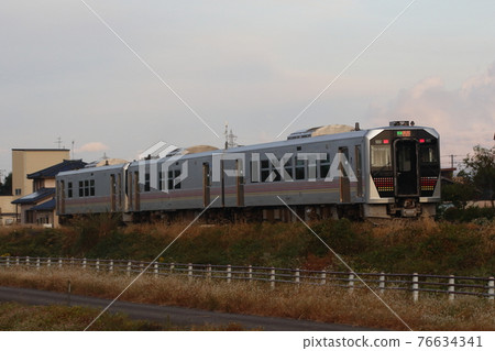 Ban-Etsusai Line GV-E400 (Aizu-Wakamatsu⇔Niitsu) Ban-Etsusai Line GV-E400 (Aizu-Wakamatsu⇔Niitsu) 76634341