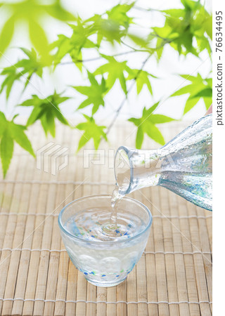藍楓和冷清酒夏季形象 藍楓和冷清酒夏季形象 76634495