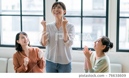 Arasa 女孩正在康復 76638609