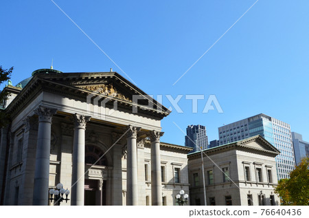Osaka: Scenery of Nakanoshima lined with retro buildings 76640436