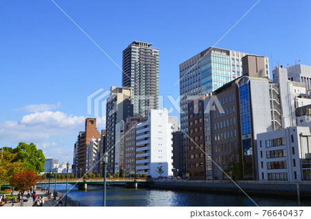 大阪中之島周圍的風景 76640437