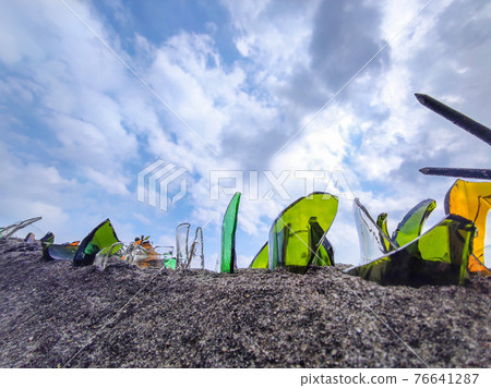 Wall defense broken glass Wall defense broken glass 76641287