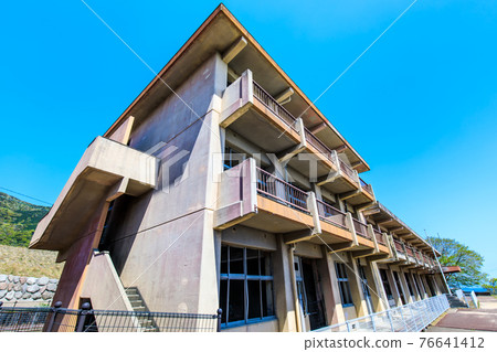 Former Onokiba Elementary School Damaged School Building Historical Record [Minamishimabara City, Nagasaki Prefecture] 76641412