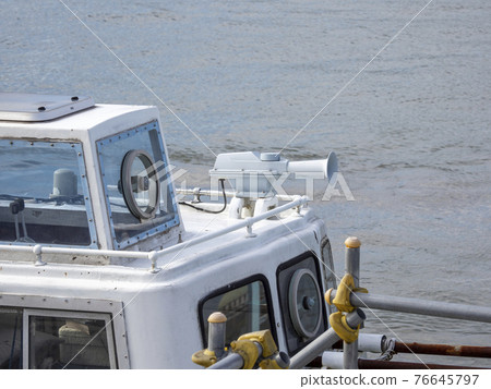 Ship wipers and swivel windows 76645797