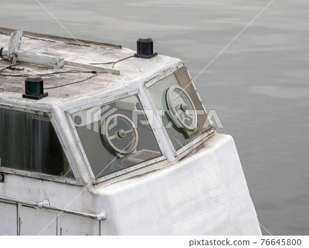 Ship wipers and swivel windows 76645800