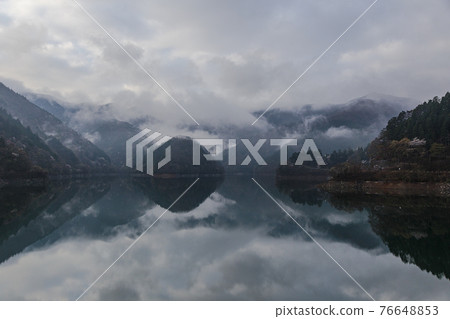 After spring rain, Lake Okutama in the early morning After spring rain, Lake Okutama in the early morning 76648853