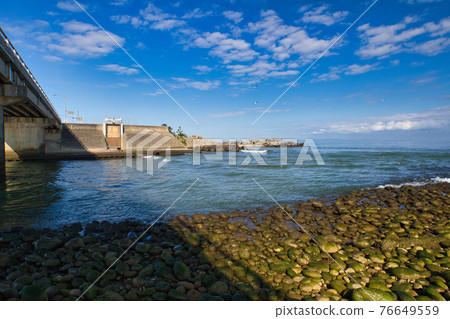 A state near the mouth of the river in Kamiichi, Toyama Prefecture in spring A state near the mouth of the river in Kamiichi, Toyama Prefecture in spring 76649559