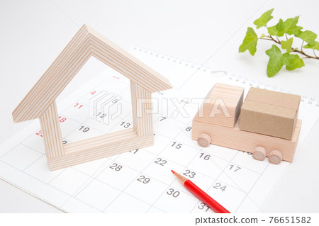 帶有房屋和行李的卡車日曆背景 帶有房屋和行李的卡車日曆背景 76651582