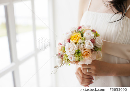  有花束的新娘 76653090