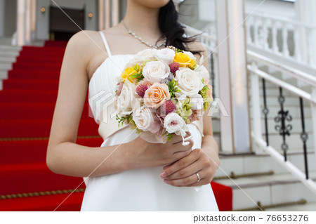 Bride with a bouquet Bride with a bouquet 76653276