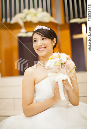  有花束的新娘 76653428