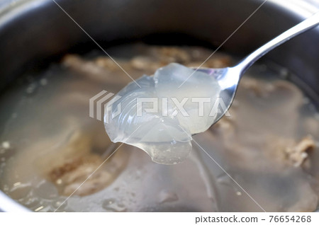 Boiled and chilled beef tendon and collagen Boiled and chilled beef tendon and collagen 76654268