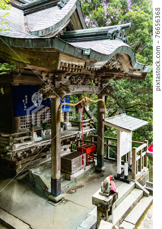 Yutoku Inari Shrine's Myobusha 76656368