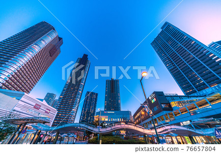 日本的川崎市容我們看武藏小杉站和塔公寓團體 76657804