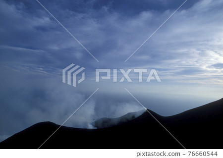 ITALY AEOLIAN ISLANDS STROMBOLI 76660544