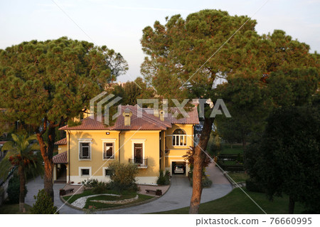 ITALY ASSISI 76660995