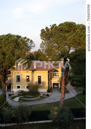 ITALY ASSISI 76660996