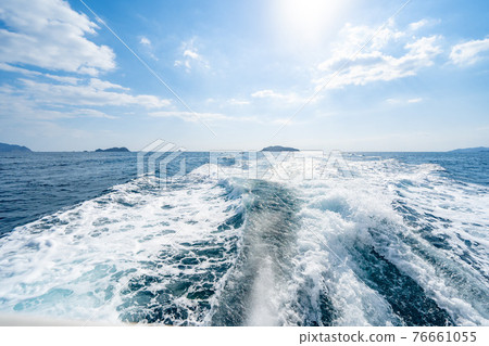 Depart Teba Island by boat 76661055