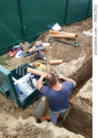 Supply of electricity to the installed sump for sewage. 76661953