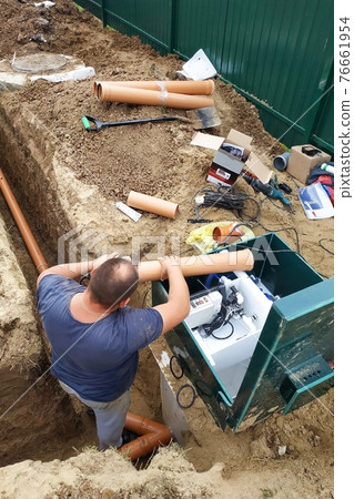 Supply of electricity to the installed sump for sewage. 76661954