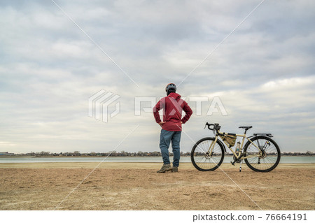 biking, touring or commuting - Boyd Lake 76664191