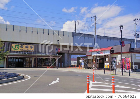 岩手站:晴天的JR矢幅站東口 岩手站:晴天的JR矢幅站東口 76664622