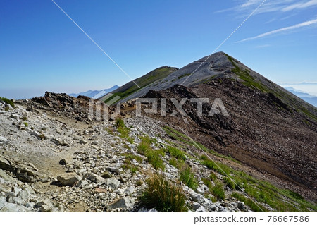白馬山，從三界通往高蓮日山的山脊線 76667586