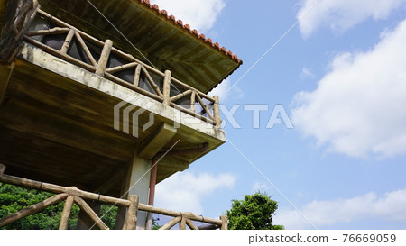 Observatory and sky 76669059