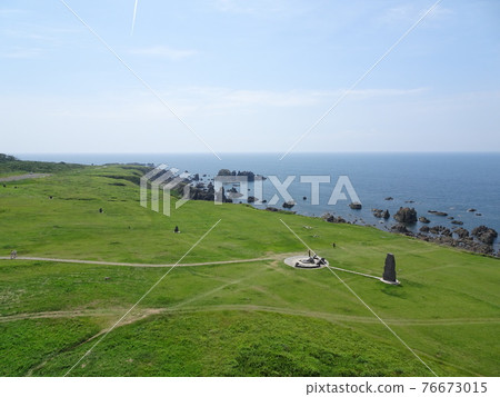 從秋田縣男鹿市的牛堂崎燈塔眺望 76673015