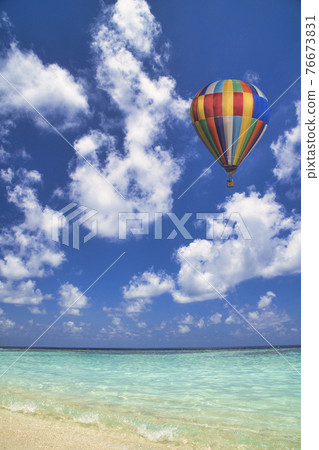 Beautiful coral reef sea in the Indian Ocean Beautiful coral reef sea in the Indian Ocean 76673831