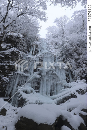 鹽富士瀑布，寒潮，冬天，白霜，雪，福岡秀彥山 76674192