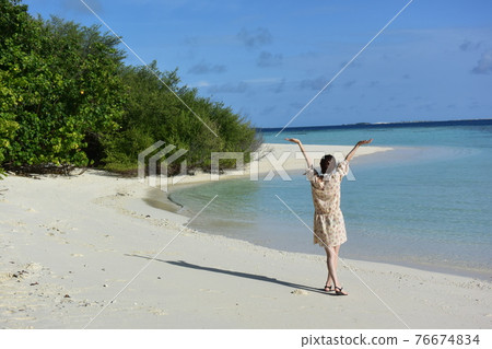 Beach resort, maldives 76674834