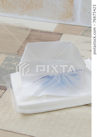 Pocket tissue, tissue, dust, daily necessities, daily necessities, daily necessities, etiquette Pocket tissue, tissue, dust, daily necessities, daily necessities, daily necessities, etiquette 76675423