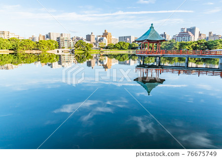 浮見堂的福岡大濠公園風光 浮見堂的福岡大濠公園風光 76675749