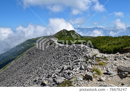 Ridge line from Mt. Korenge to Hakuba Oike Ridge line from Mt. Korenge to Hakuba Oike 76676247