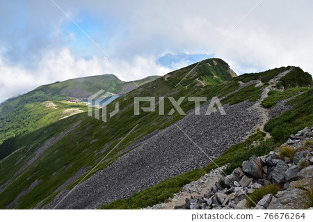 The ridgeline that continues from Funakoshi Noto and Hakuba Oike The ridgeline that continues from Funakoshi Noto and Hakuba Oike 76676264