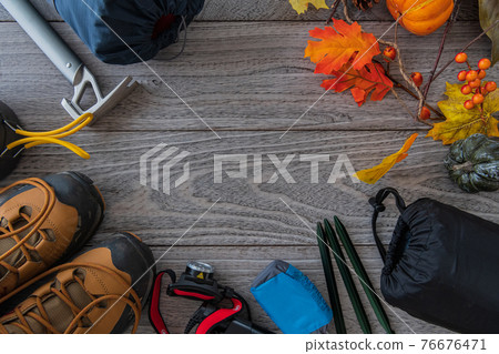 Autumn wood grain background Mountain climbing tool image Bird's-eye view shooting material 76676471
