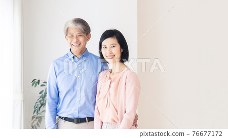 笑臉中間夫婦 笑臉中間夫婦 76677172