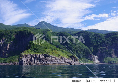 Shiretoko Peninsula, Hokkaido Kamui Wacka Waterfall and Mt. Iou 76678111
