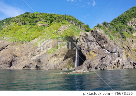 北海道知床半島的霞之瀑布 76678136