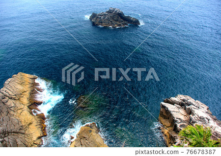 Cape Ashizuri, Seven Mysteries, Fudoiwa, Kochi Prefecture, Tosashimizu City (3) Cape Ashizuri, Seven Mysteries, Fudoiwa, Kochi Prefecture, Tosashimizu City (3) 76678387